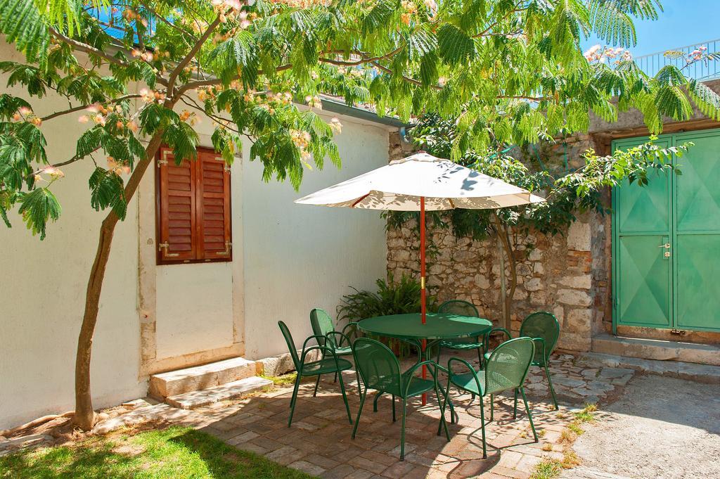 Dalmatian Garden - Free Parking - City Centre Šibenik Habitación foto